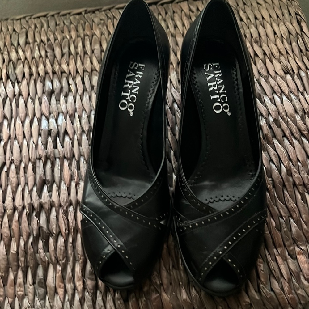 Black open toe pumps